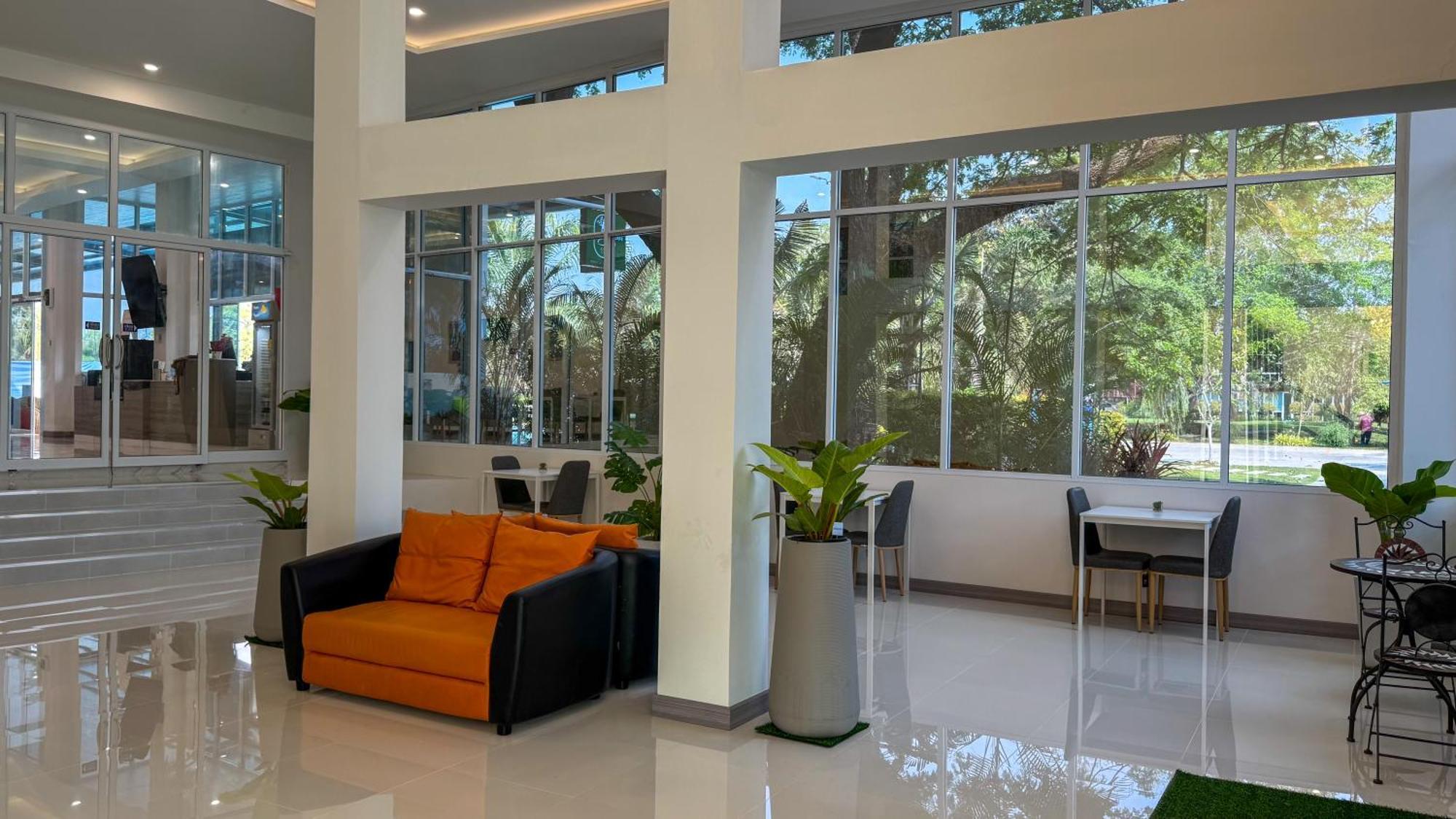 Baan Suan Khun Ta And Golf Resort Ubon Ratchathani Exterior foto