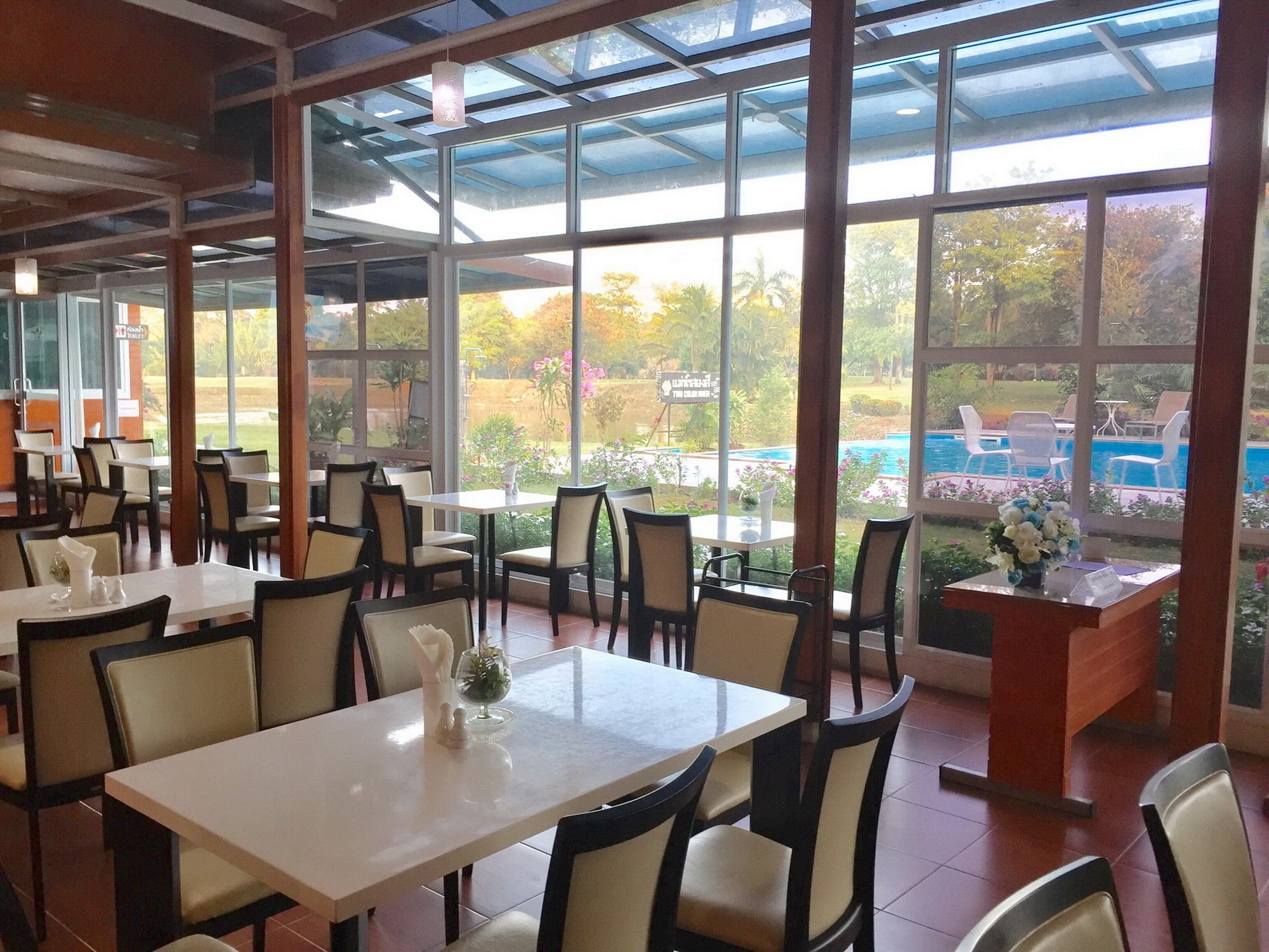 Baan Suan Khun Ta And Golf Resort Ubon Ratchathani Exterior foto