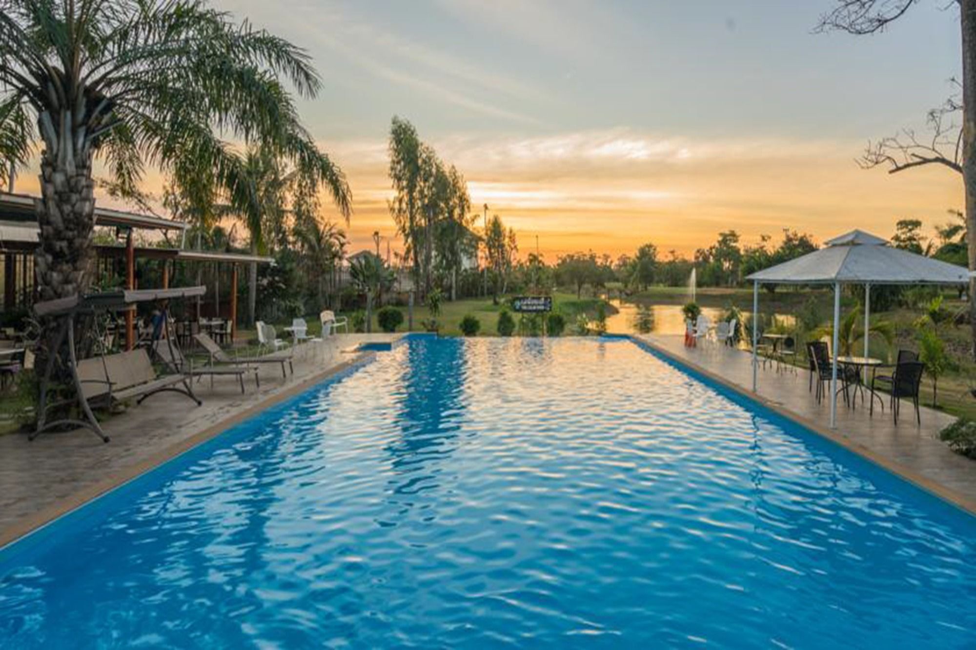 Baan Suan Khun Ta And Golf Resort Ubon Ratchathani Exterior foto