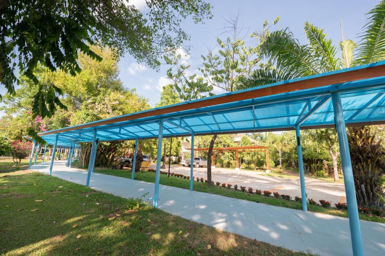 Baan Suan Khun Ta And Golf Resort Ubon Ratchathani Exterior foto